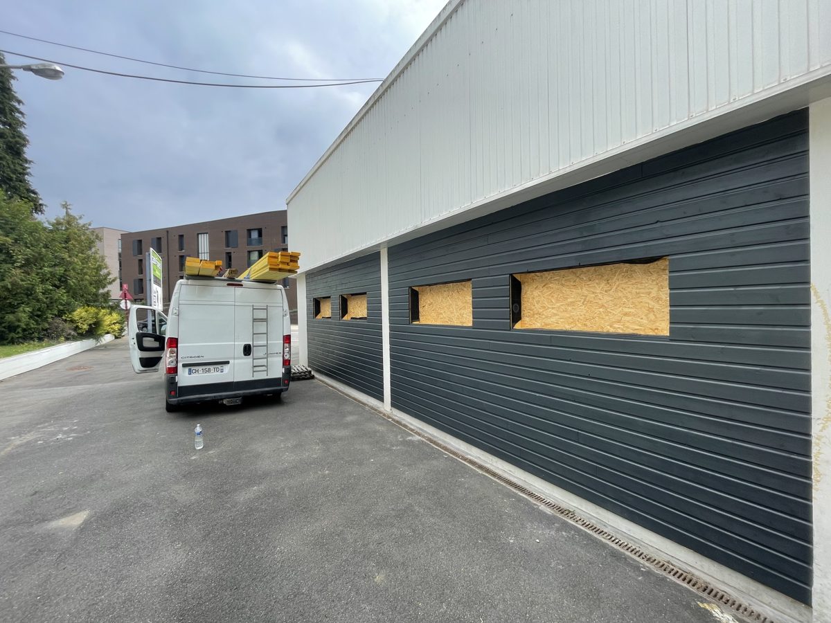 Bardage de façade sur un bâtiment