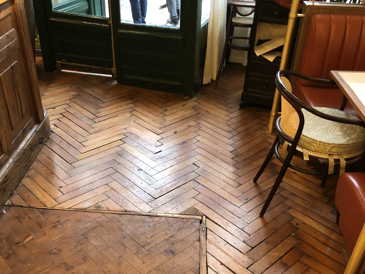 Parquet posé en point de Hongrie